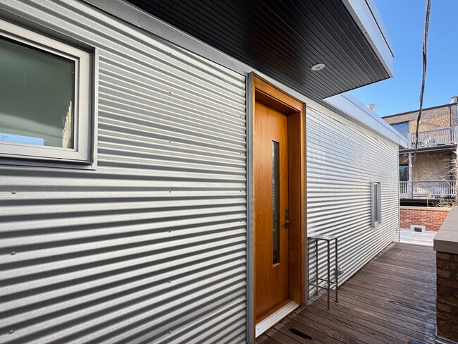 2159 W Evergreen Ave