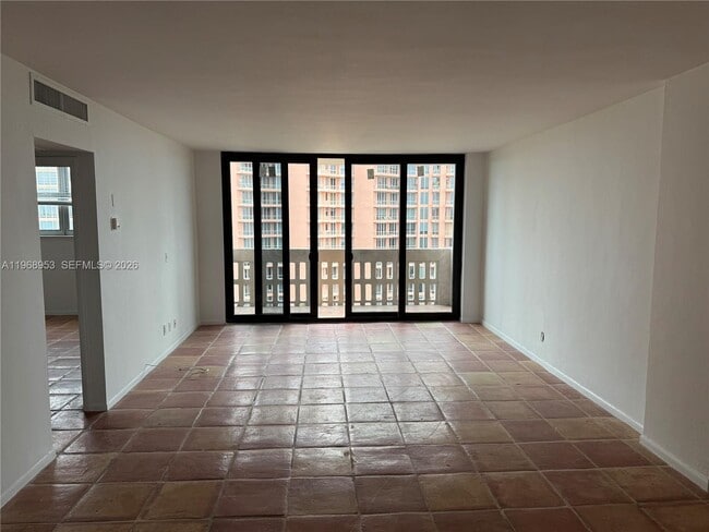 Building Photo - 90 Edgewater Dr Unit 1016