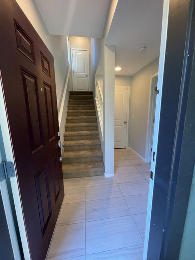 Photo - 3bd/3.5ba Bothell Townhouse