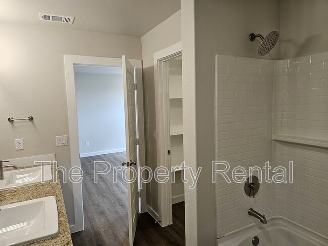 Photo - 6109 Buckthorn Dr