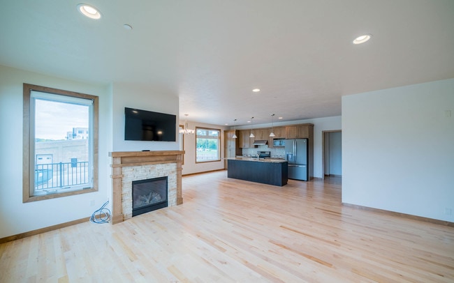 Building Photo - 1141 E Banta Ct Unit 1