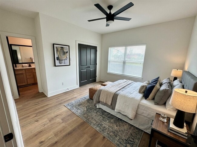 Photo - 1002 E 33rd St