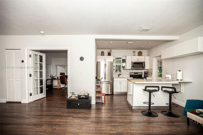 Photo - 1050 NW 46th St