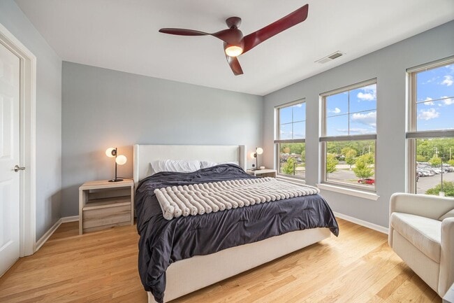 Photo - 302 Narragansett Ct