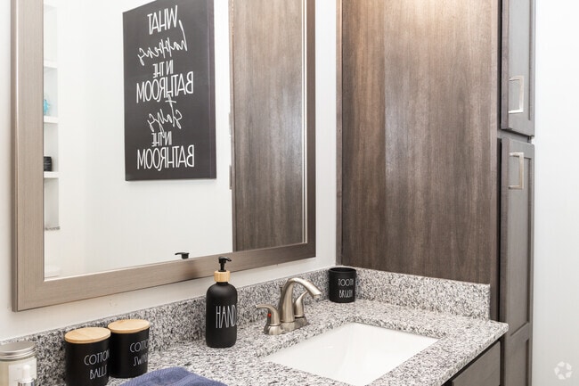 2BR, 2BA - 1,188SF - Primary Bath