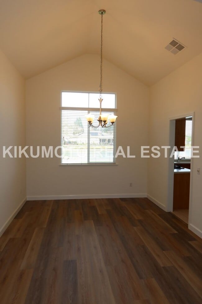 Photo - Lakefront 4 bedroom, 3 bath, 3 car  in the Lakeside Community