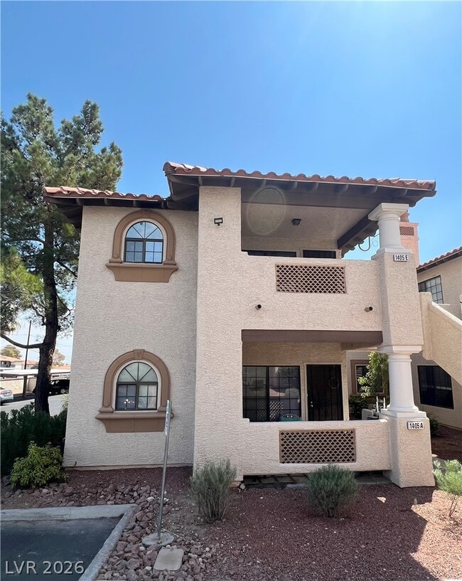 Building Photo - 1405 Santa Margarita St Unit E