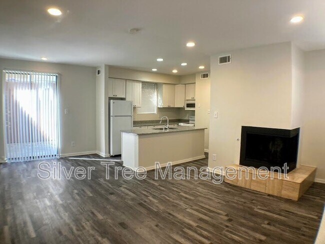 Building Photo - 4015 Bowser Ave Unit C