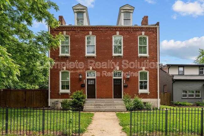 Photo - 2720 S Jefferson Ave Townhome