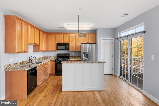 Photo - 92 Chevy Chase St