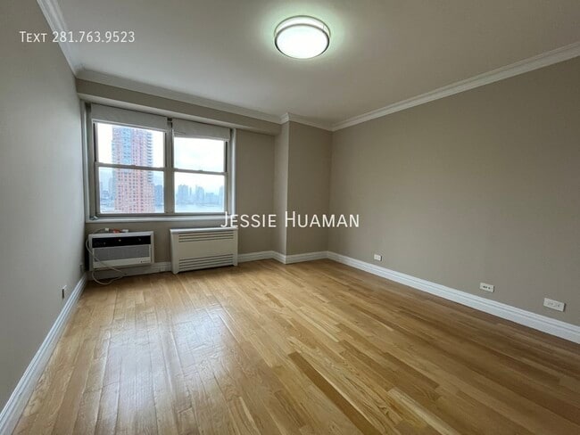 Photo - 310 Greenwich St Unidad 25HI