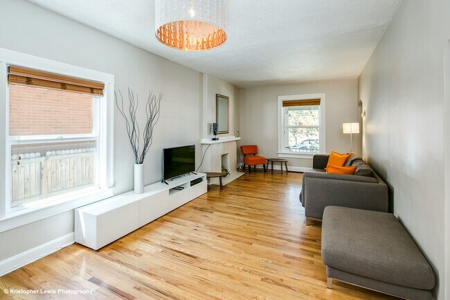 Photo - 284 S Lafayette St