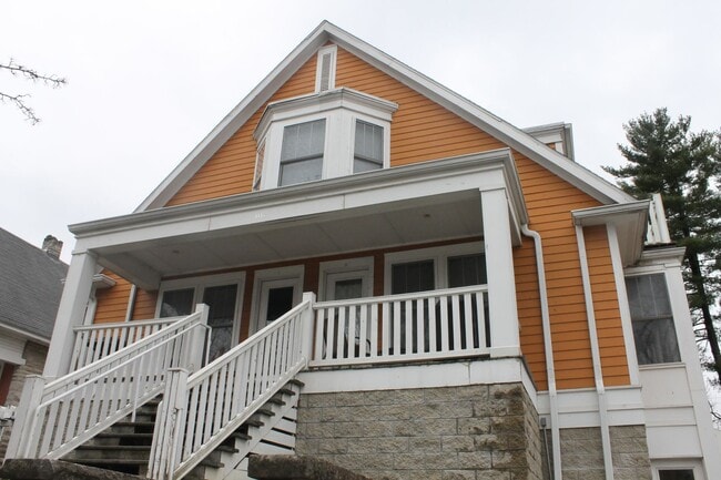 Building Photo - 1117 N College Ave Unit C