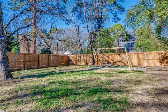 1201 Magnolia Curve