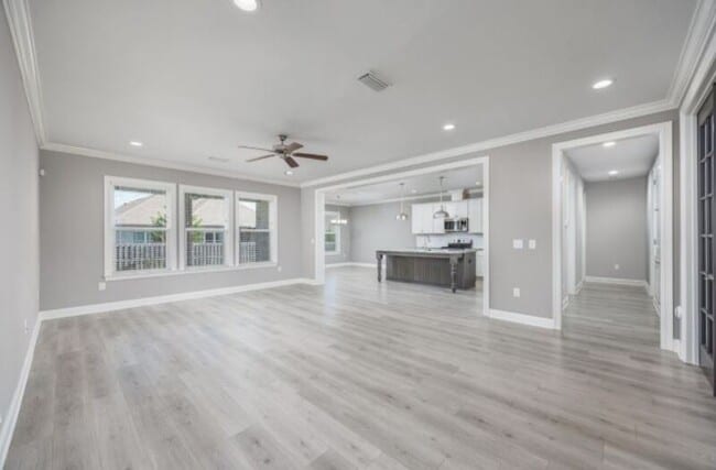 Photo - 77 Perimeter Pl