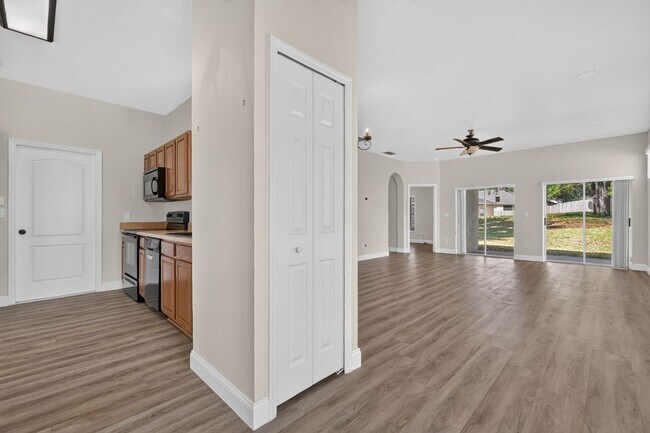 Photo - 3/2 Home on a Cul-de-Sac with Beautiful Yard!