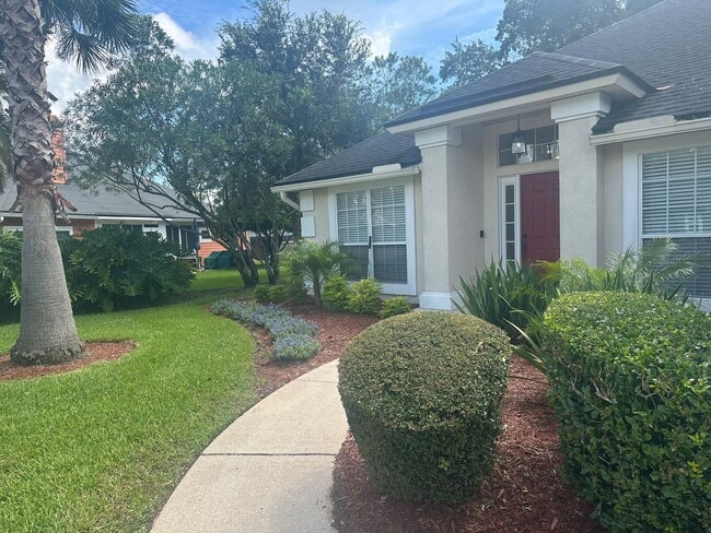 Building Photo - Beautiful Fleming Island Home Ready for En...