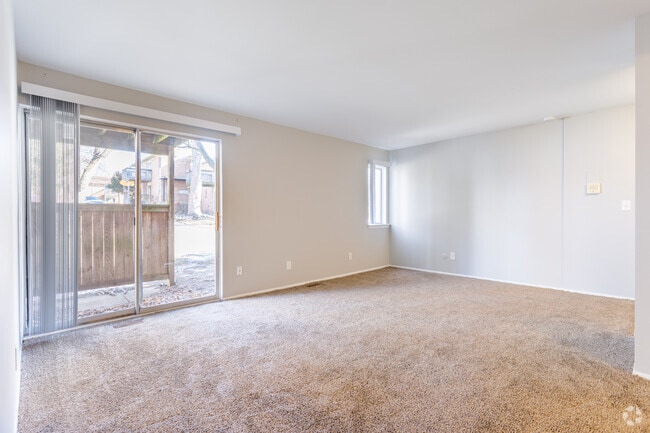 2 BR, 1 BA - 880 SF