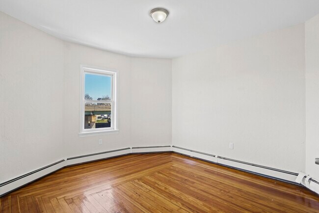 10 Redfield St Unit 2