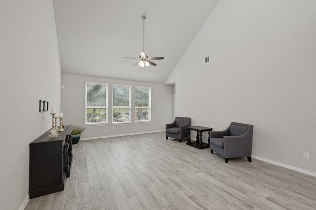 Photo - 10602 Wagner St
