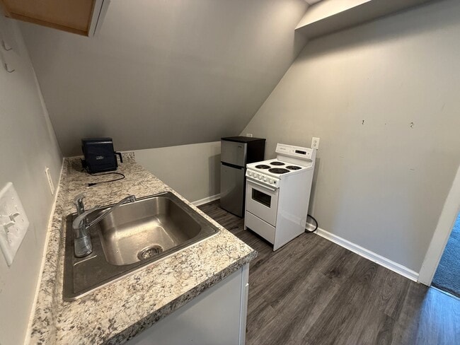 Photo - 7803 Dearborn Ave Unit 3