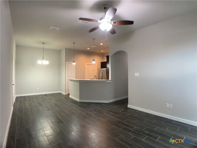 Photo - 354 Creekside Curve