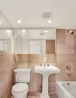 Photo - 277 E 10th St Unidad 5