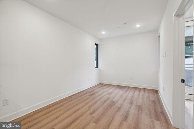 Photo - 2039 N Front St Unit 304