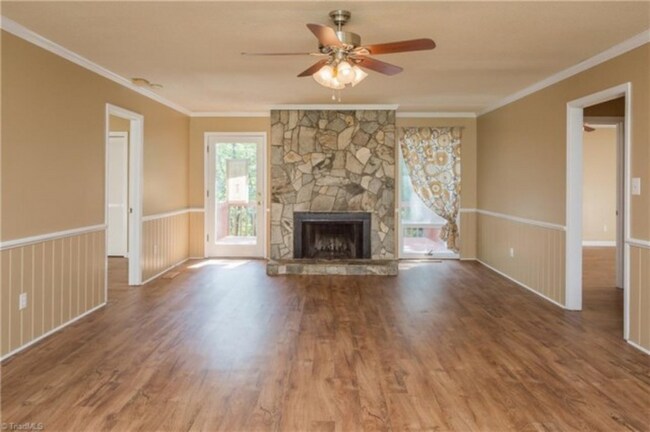 Photo - 204 Brambleton Ct