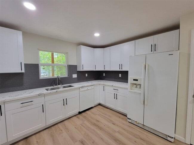 Photo - 13126 S Lee Shore Dr