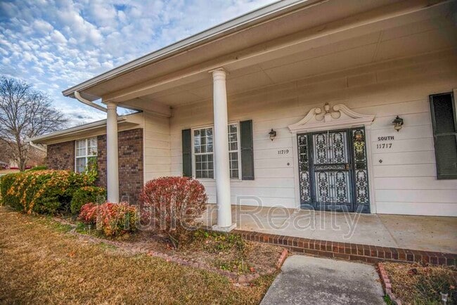 Photo - 11719 S Williamsburg Dr