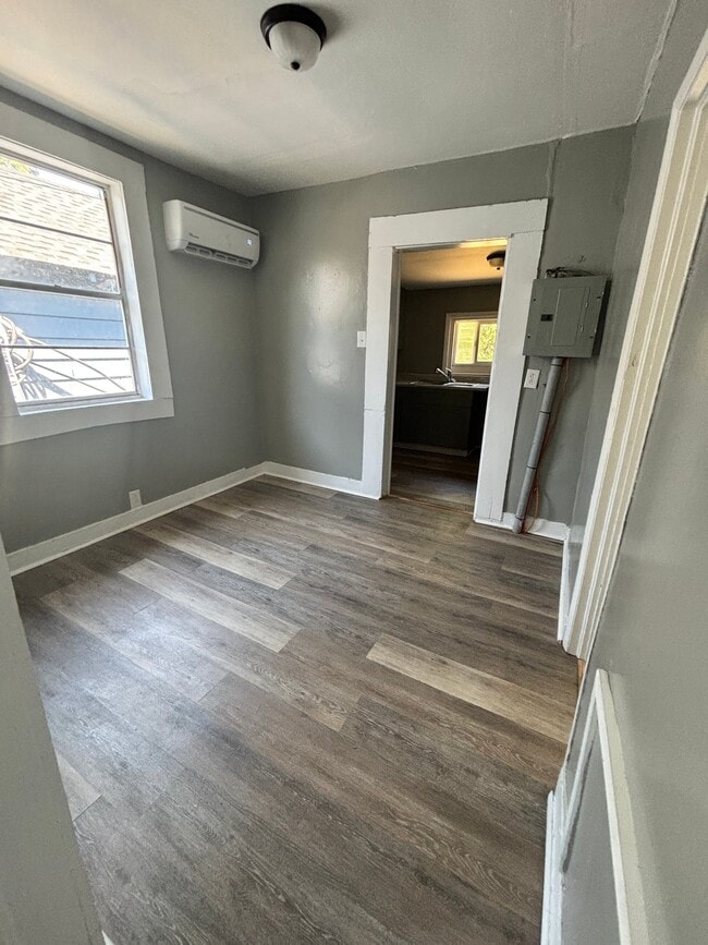 Photo - 1707 1st St S