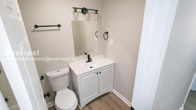 Photo - 949 S Harris Ave