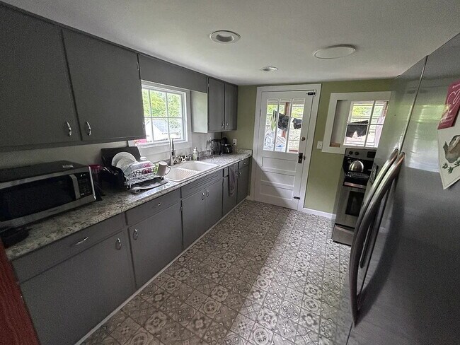 22 Redbud Ln