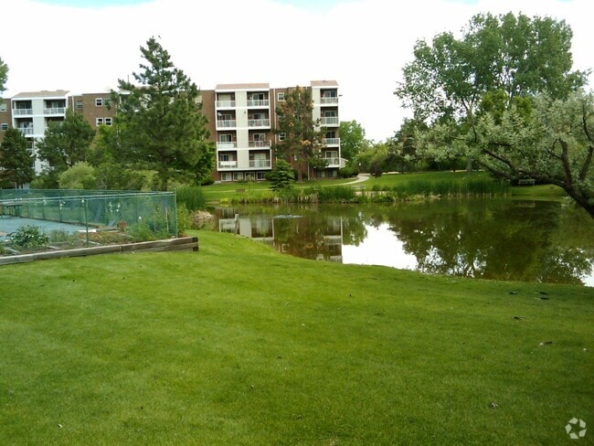 Building Photo - 1250 Golden Cir Unit 506 Rental