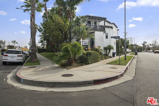Building Photo - 8014 4th St Rental