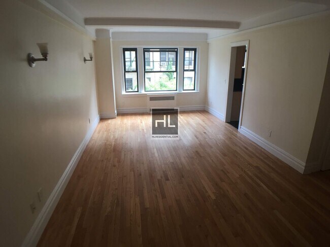 Christopher Street - Christopher Street Apartment Unit 8M