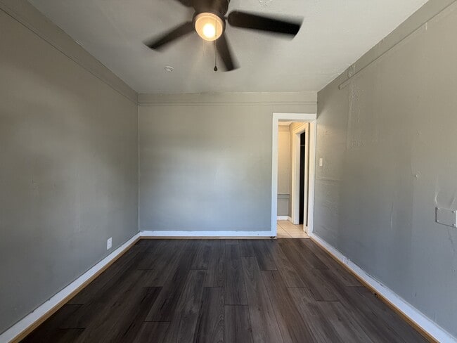 Photo - 407 Henry St Unit 1