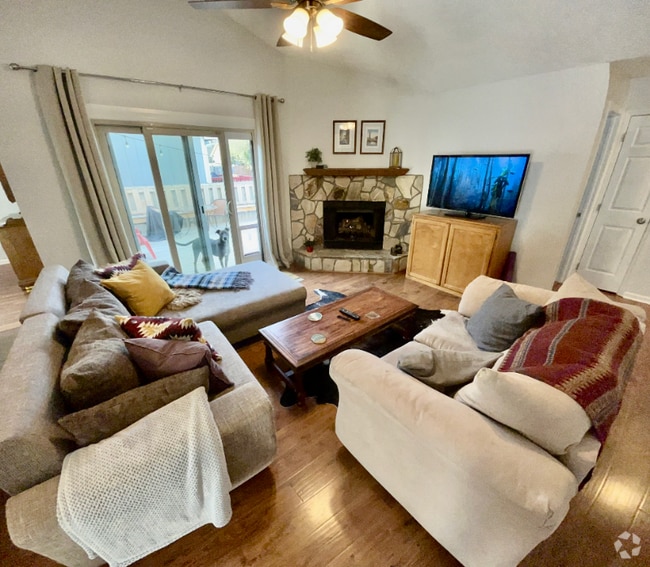 Building Photo - 5586 Arapahoe Ct Rental