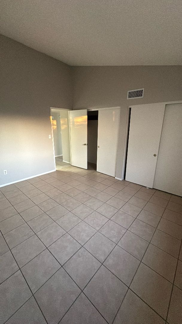 Photo - 1664 S Robin Ln