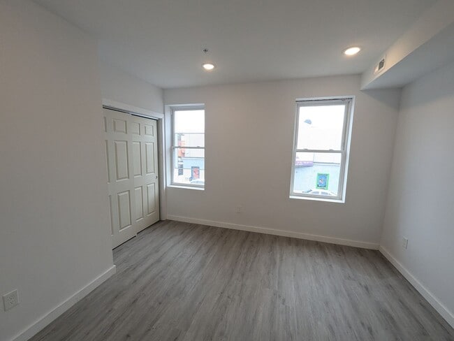 Building Photo - 6614 Rising Sun Ave Unit 2nd Floor