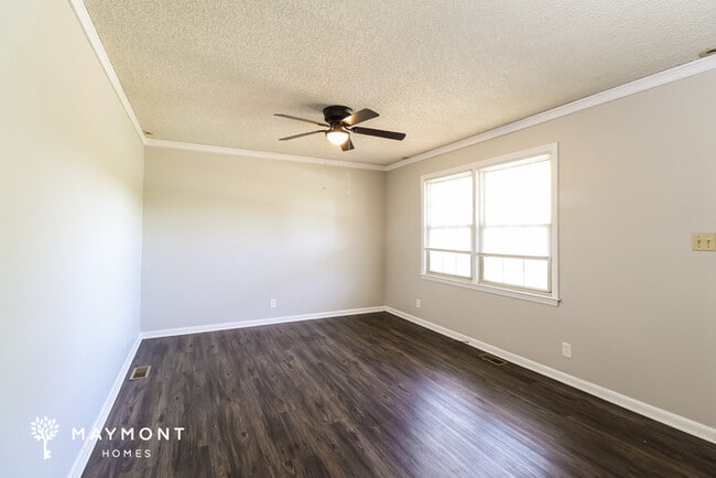 Photo - 409 Shamrock Dr