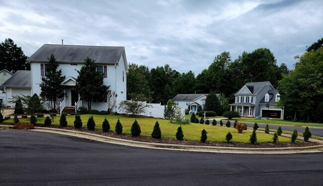 Photo - 837 Shackleton Rd House