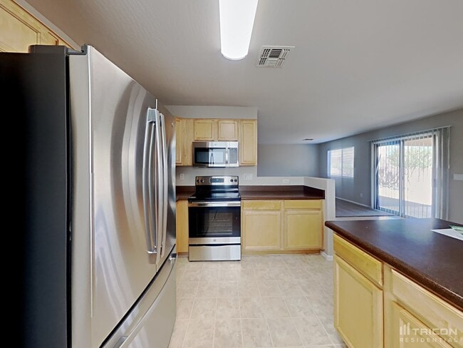 Photo - 1641 S 233rd Ln