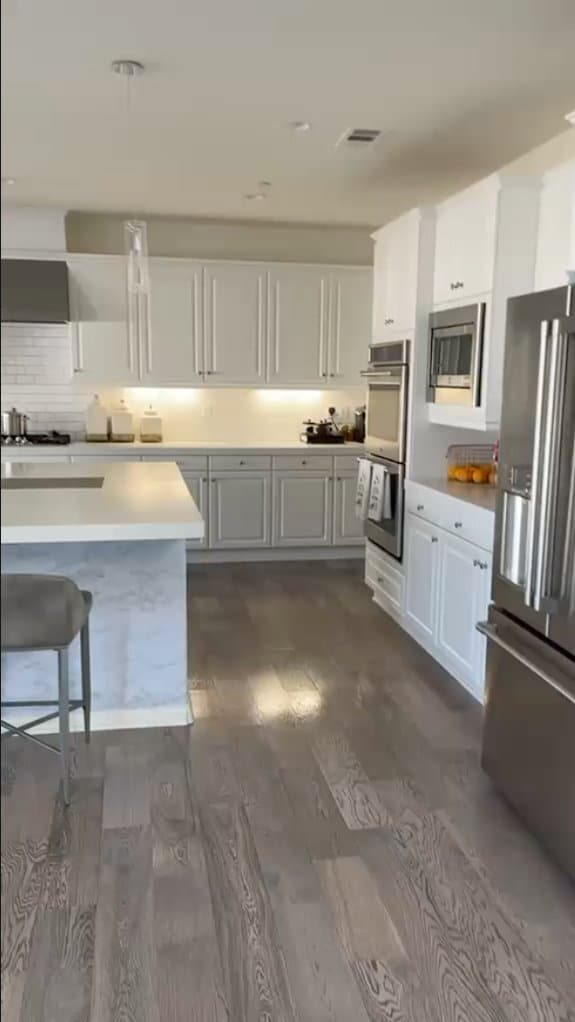 Photo - 2257 Praed St