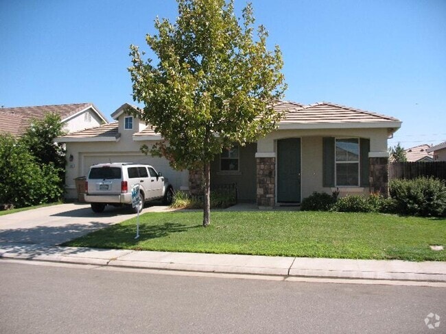 Building Photo - Stylish 3 Bed / 2.5 Bath Home in Lincoln –...