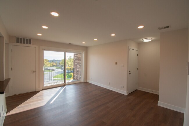 Photo - 14949 Lake View Dr Unidad 306