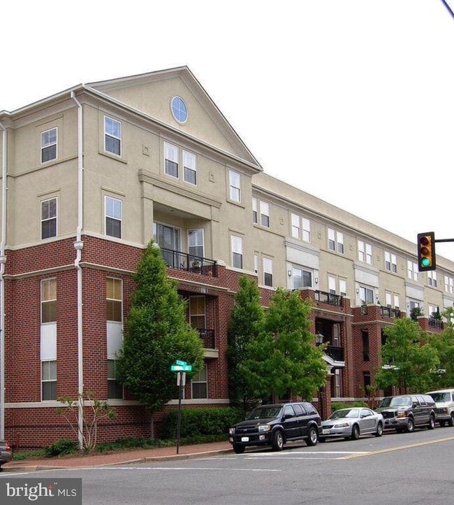 Building Photo - 621 N St Asaph St Unit 306 Rental