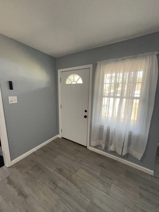 Photo - 3106 Madeley St