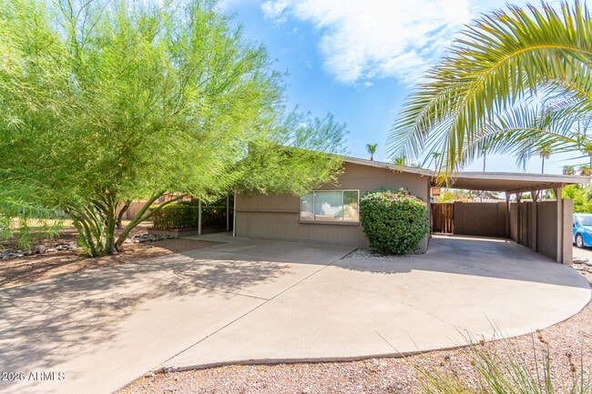 Photo - 1890 E Loma Vista Dr